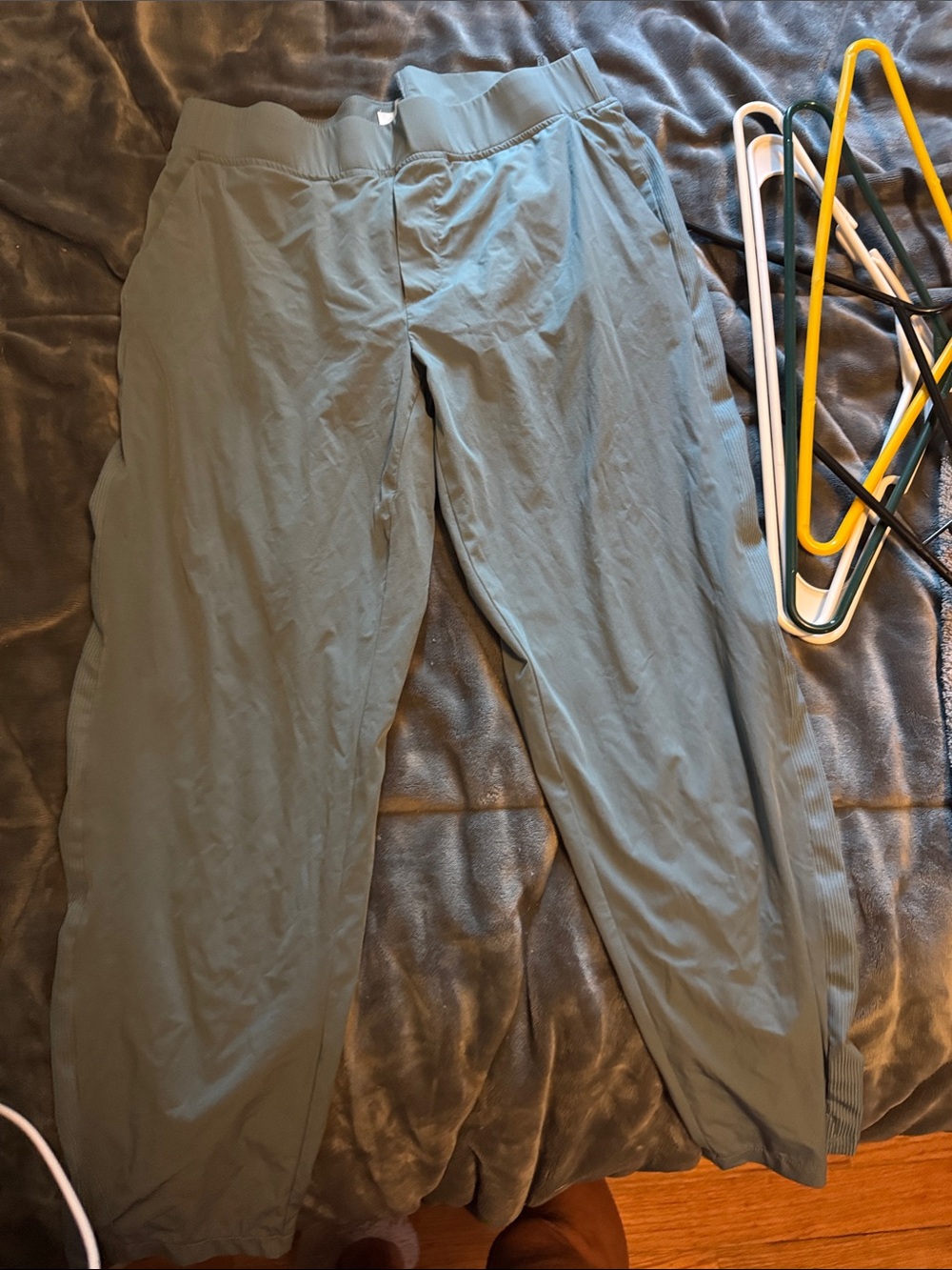 Women's Ankle Jogger Pants in Olive Green